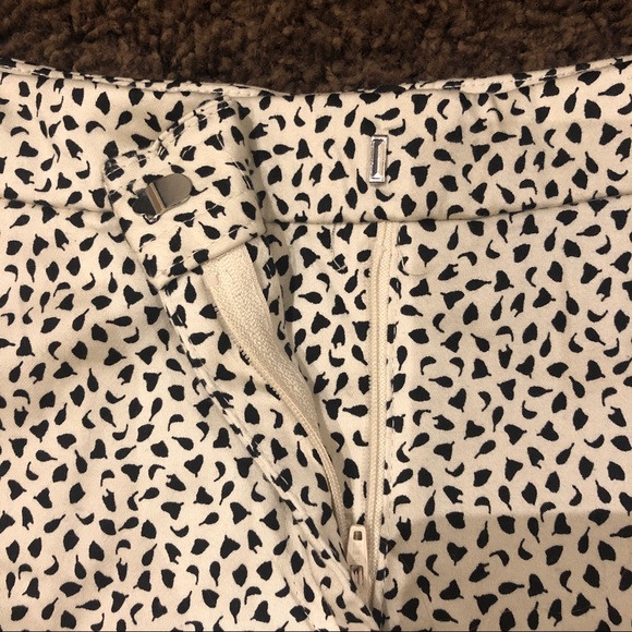 High Waisted Printed Shorts - Picture 4 of 5